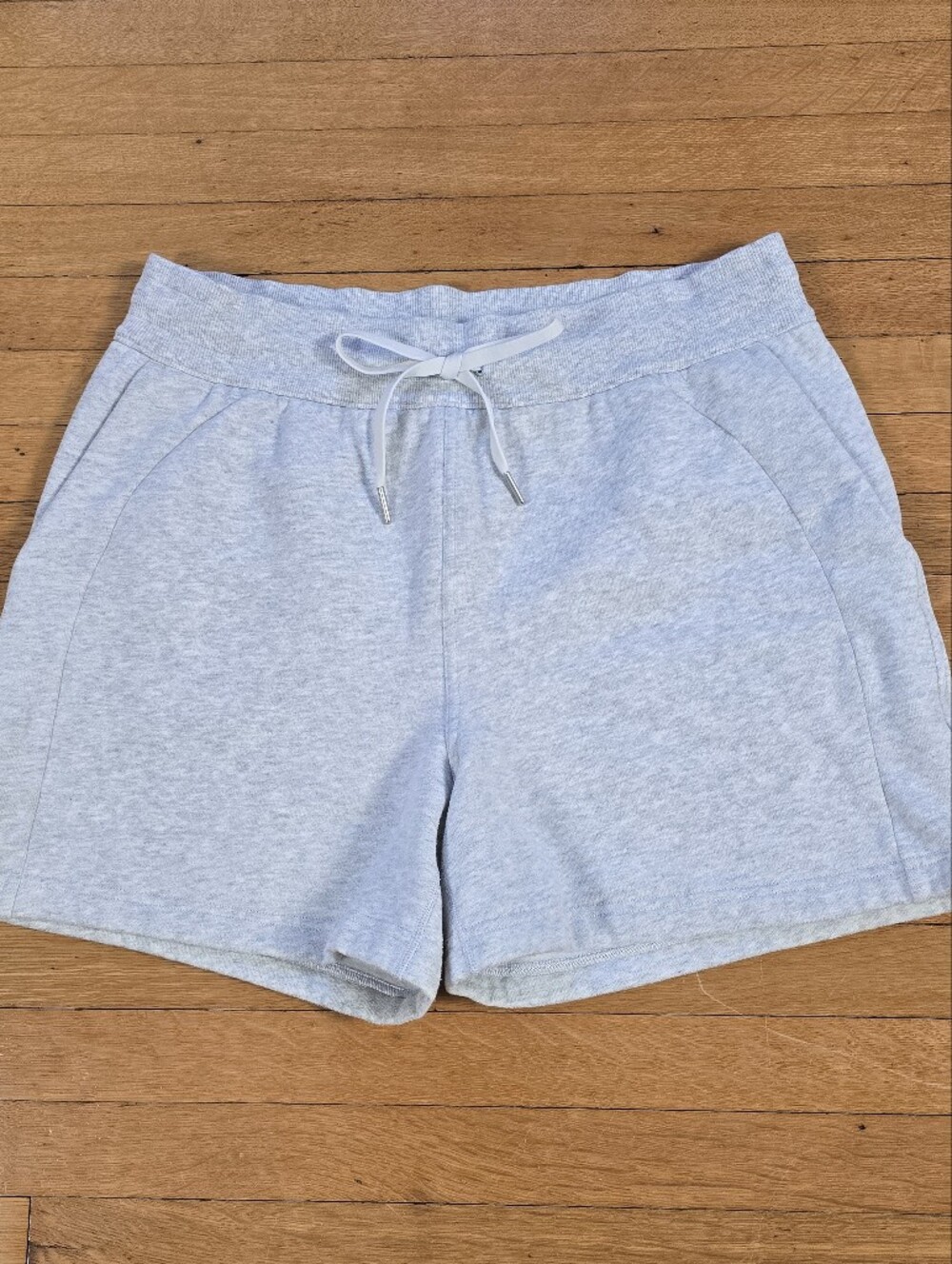 NWOT Lululemon Scuba High-Rise Short 5" Heathered Core Light Gray Women's 12